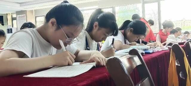 安徽學子三下鄉(xiāng)：志愿實踐送溫暖，衛(wèi)生知識進社區(qū)