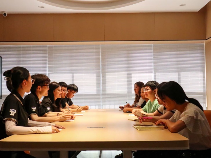 長安大學(xué)研究生科學(xué)技術(shù)協(xié)會“追尋紅色記憶 不忘初心使命”暑期社會實踐隊赴重慶市新影村社區(qū)開展至臻講堂