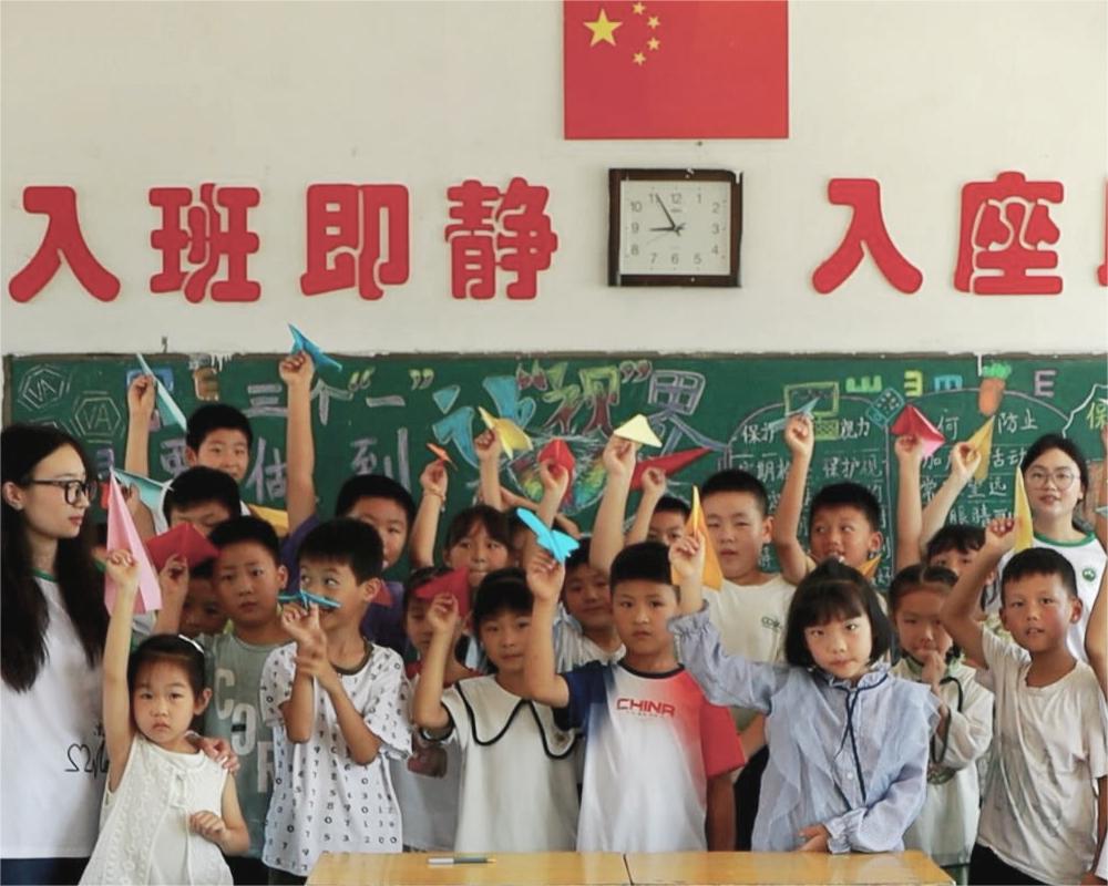青春課堂，放飛夢想： “螢光”支教團(tuán)在劉李學(xué)校的第一課