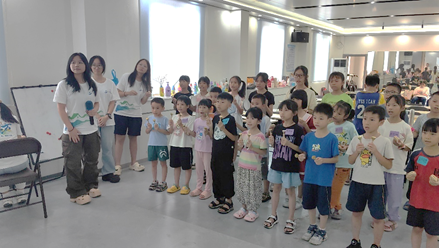 佛山大學(xué)“尋跡·傳承”實(shí)踐團(tuán)在南海區(qū)獅山鎮(zhèn)夏令營中豐富青少年文化生活