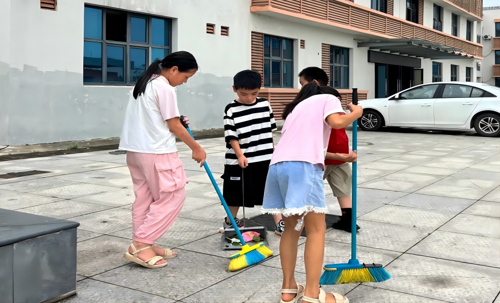 勞動的印記，希望的燈塔 ——湖北經(jīng)濟(jì)學(xué)院希望之光支教隊(duì)深入開展暑期勞動教育