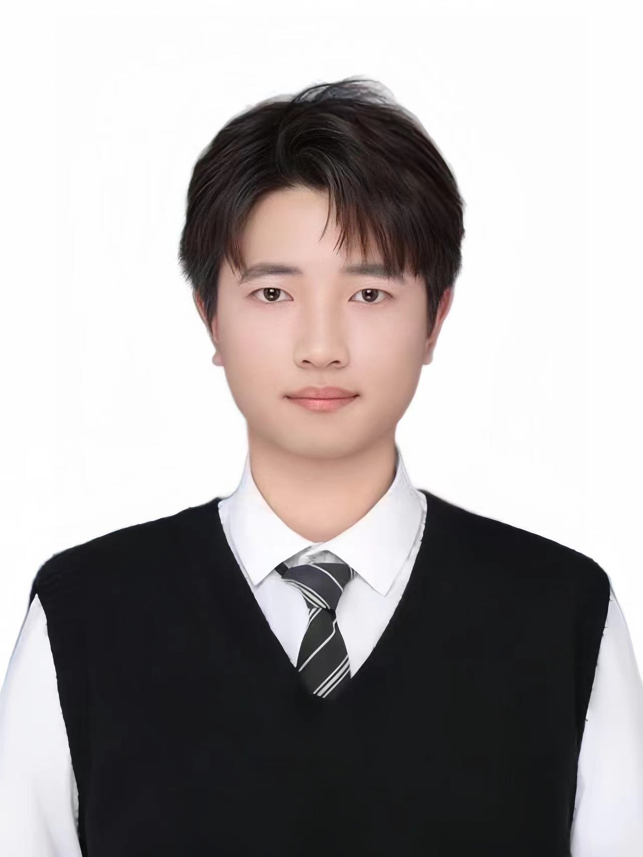 青年學(xué)子重走長征路 傳承紅色精神在行動