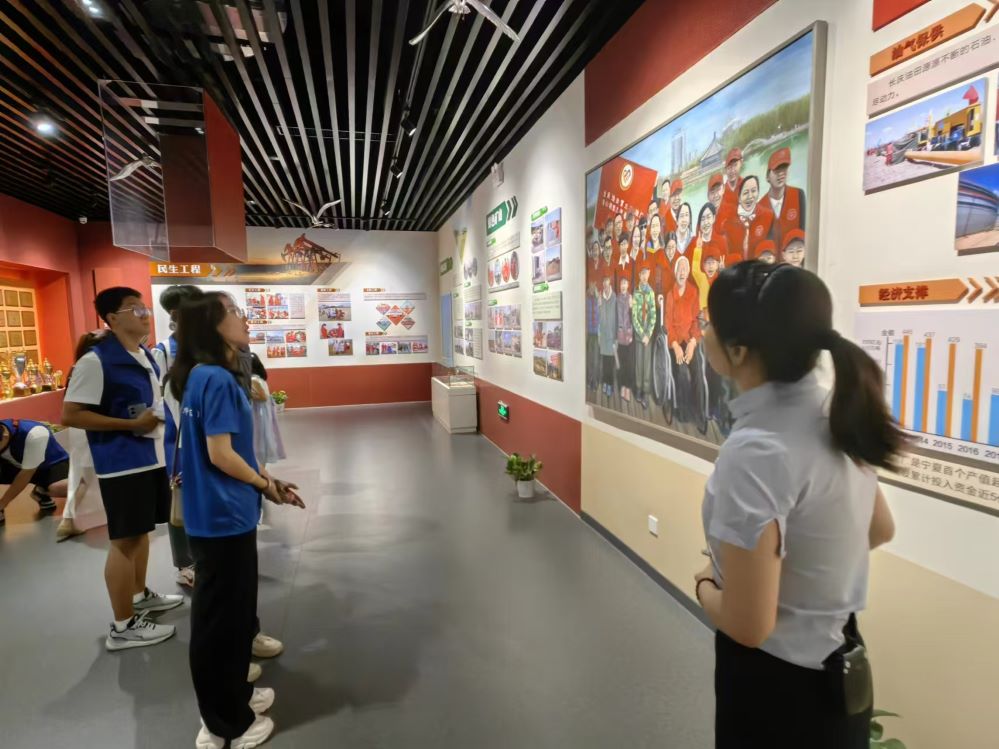 黨旗紅風(fēng)采現(xiàn)，向黨心石油魂——中國石油大學(xué)（華東）感碳石光實(shí)踐隊(duì)