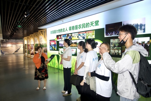 泰州學(xué)院經(jīng)濟與管理學(xué)院開展暑期紅色調(diào)研活動