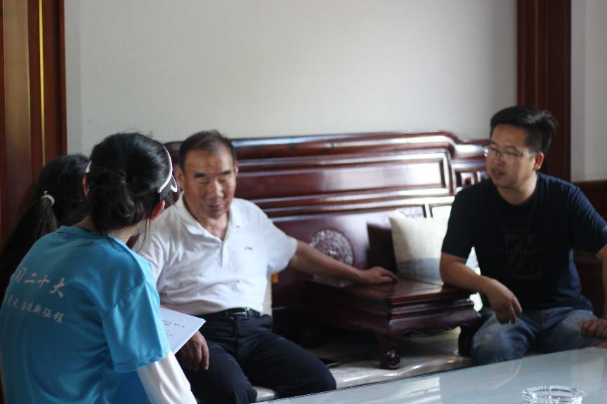 安農(nóng)大學(xué)子三下鄉(xiāng)：80歲老人自費(fèi)教孩子畫畫，為陶寓村鄉(xiāng)村振興注入文化動(dòng)能