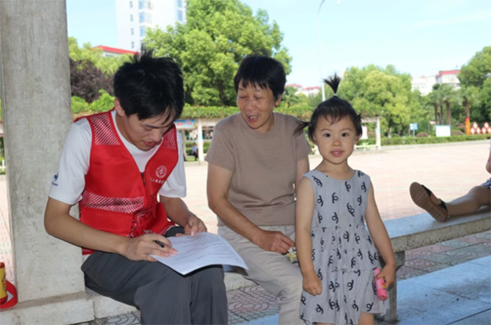精準(zhǔn)咨詢，深度調(diào)研