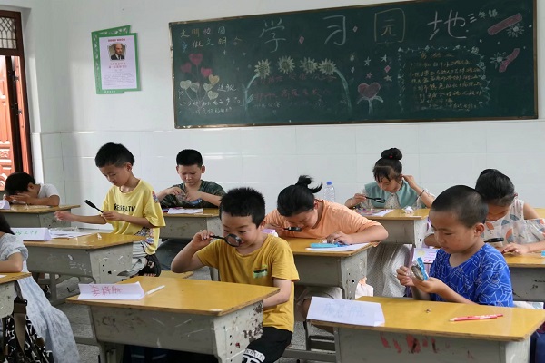 科學(xué)無處不在，蝸牛的秘密知多少，重陽啟明星志愿服務(wù)隊帶你探索