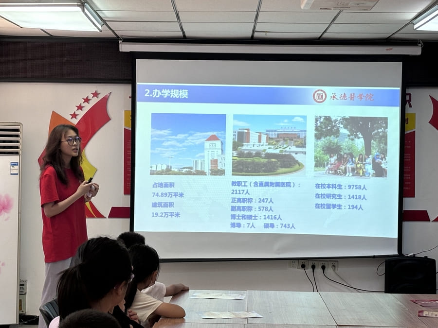 承德醫(yī)學(xué)院中醫(yī)系“紀(jì)法清風(fēng)燕趙行”暑期社會實踐服務(wù)隊赴滄州市開展紀(jì)法宣教活動