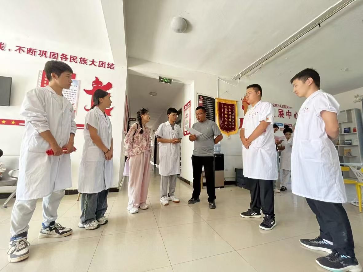 醫(yī)路偕行護(hù)健康，續(xù)寫愛心新篇章