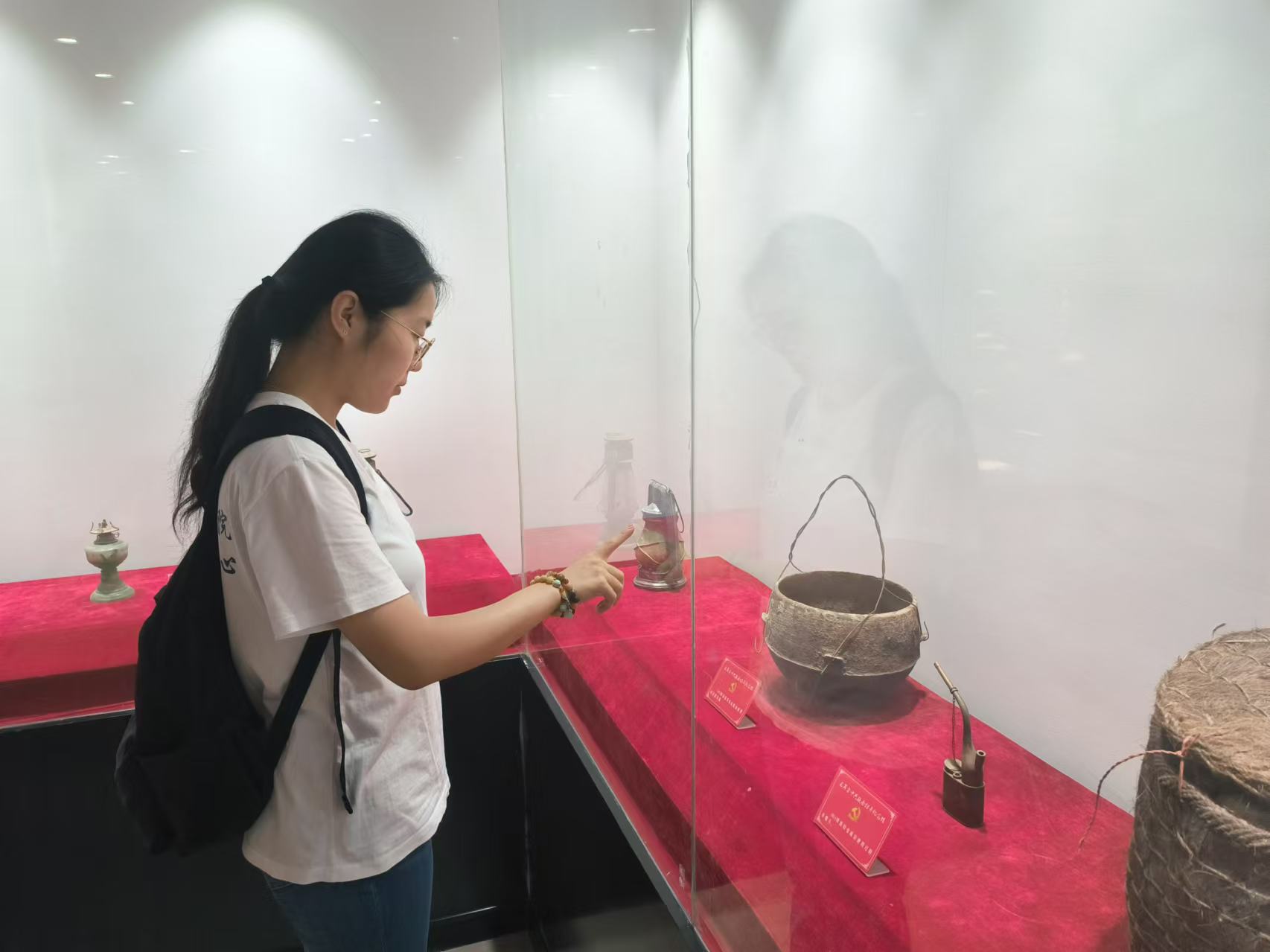 長大學子三下鄉(xiāng)：傳承紅色基因，賡續(xù)非遺文脈