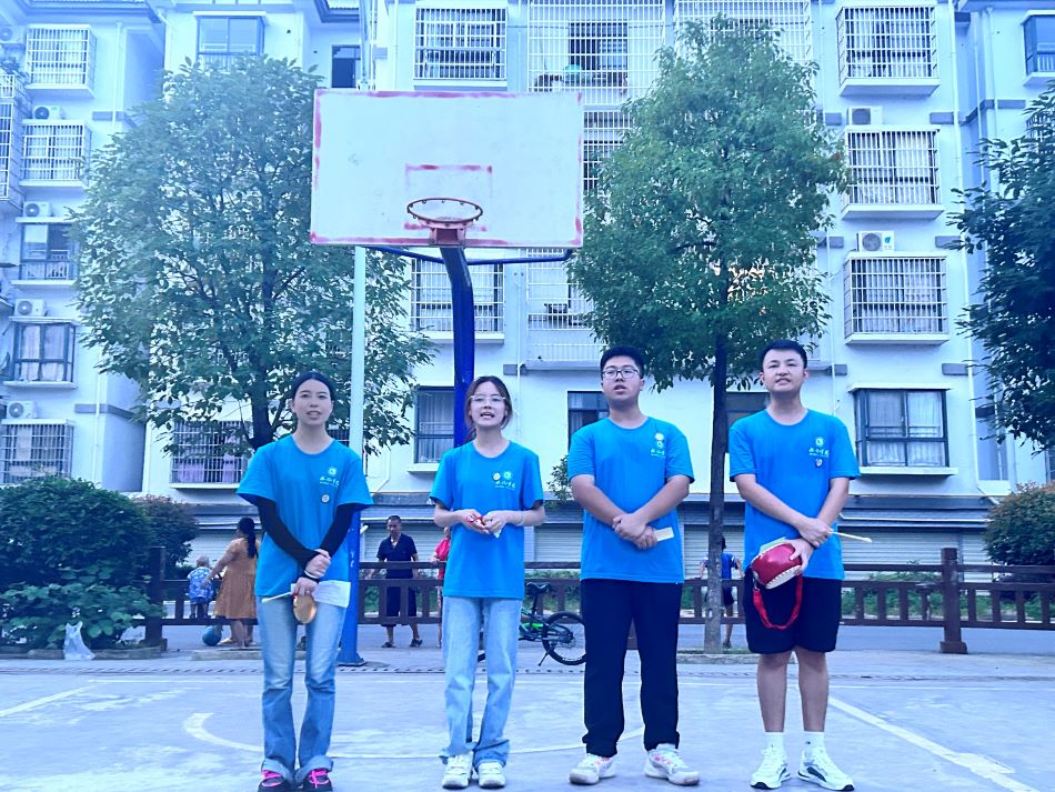 志愿服務(wù)社區(qū)，筑牢法律意識(shí)