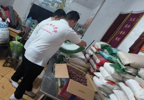 南工學(xué)子走進(jìn)養(yǎng)老院：奉獻(xiàn)愛心，傳遞溫暖