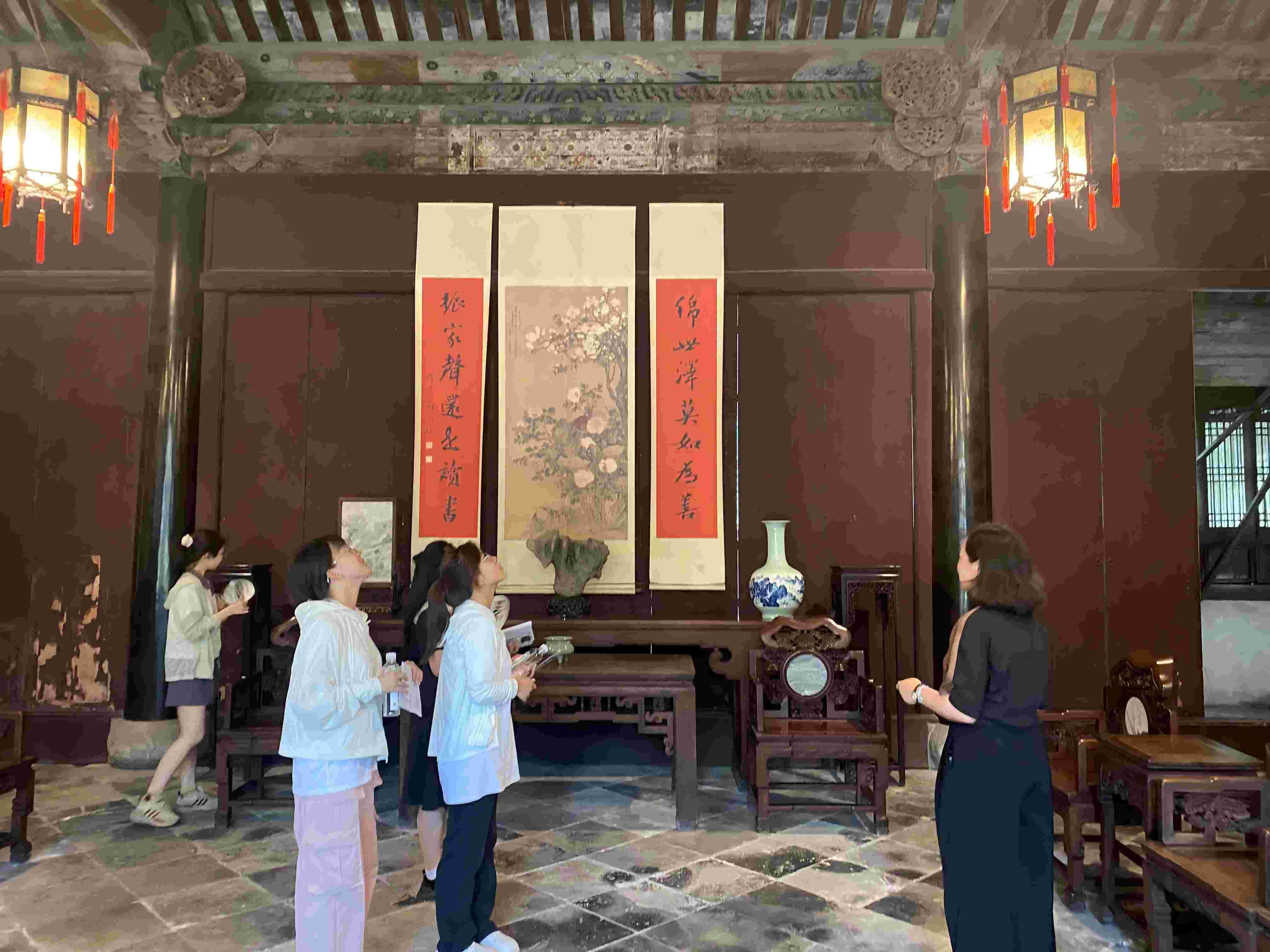 常熟理工學(xué)院清風(fēng)雅韻宣講團(tuán)在翁同龢紀(jì)念館開展志愿講解活動