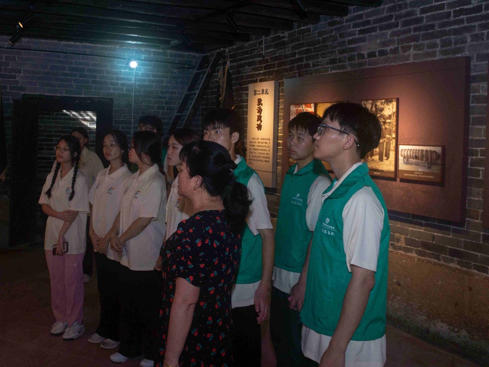 桂林理工學(xué)子在劉永福故居，共話民族團(tuán)結(jié)與鄉(xiāng)村振興