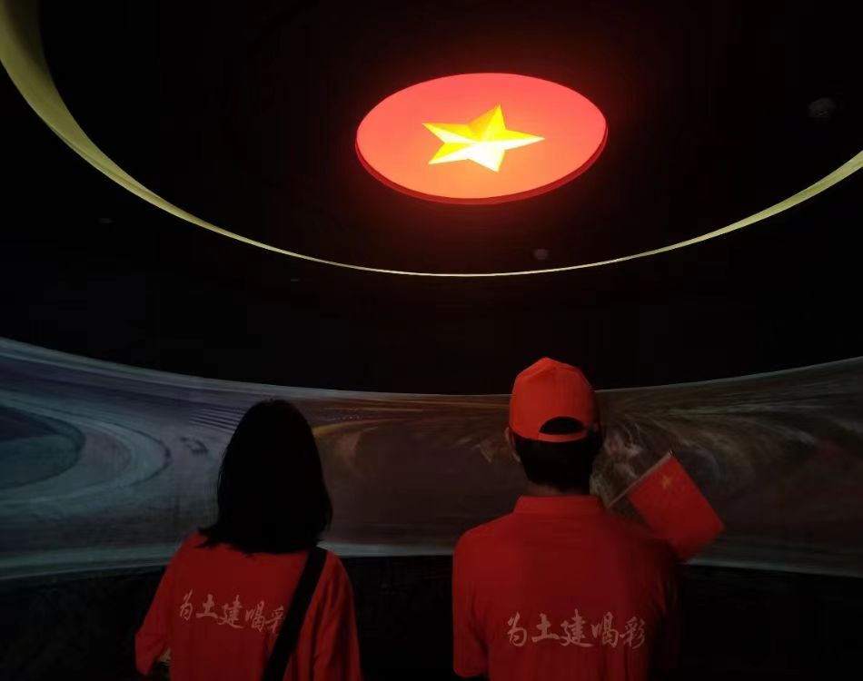 覽二七紀(jì)念館塔，學(xué)中國共產(chǎn)黨史