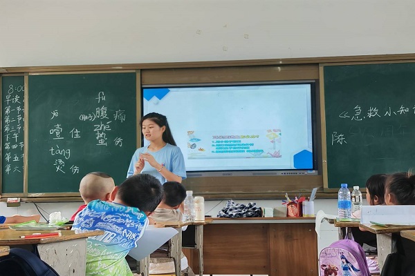 學(xué)急救技能，為生命護(hù)航——崇陽啟明星志愿服務(wù)隊(duì)