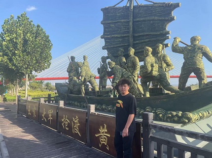  “火炬?zhèn)鞒?，紅色記憶”精神尋訪團家鄉(xiāng)紅色資源學習之