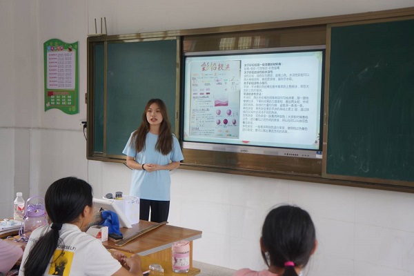 一幅彩鉛畫，繪就心靈深處的那一抹陽光——崇陽啟明星志愿服務(wù)隊