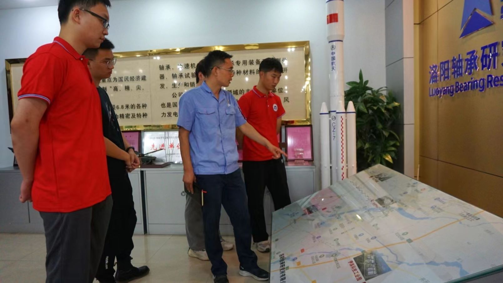 學習行業(yè)知識，不負時代重托