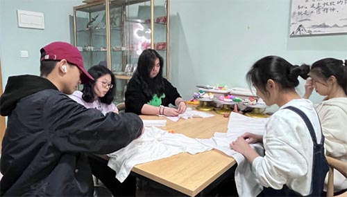“觀今宜鑒古，無古不成今”——移通學(xué)子在非遺工藝中感受工匠之風(fēng)